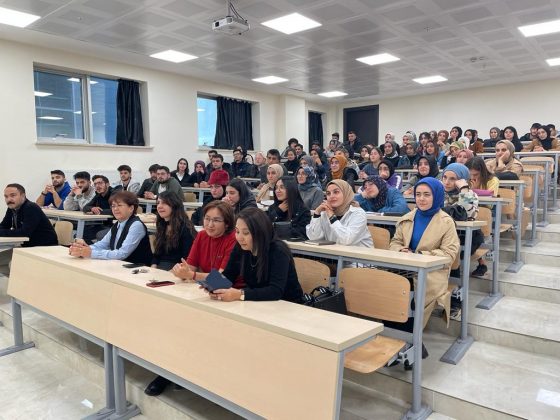 Özbekistan’dan Gelen Misafir Öğretim Üyeleri Bölüm Öğrencilerimize Seminer Verdi