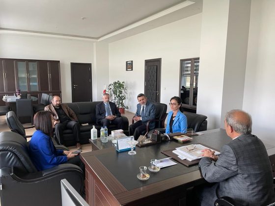 Atırav Üniversitesi ve Hokand Devlet Pedagoji Enstitüsü Yetkilileri ile Dış Paydaş Toplantısı Gerçekleştirildi