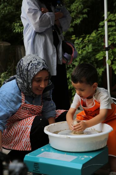 Ata Botanik Sanat Etkinlikleri Kapsamında, Fakültemizin Seramik Bölümü Öğretim Üyeleri ve Yüksek Lisans Öğrencileri Tarafından Yürütülen Seramik Workshop ile Doğadan İlham Alan Yaratıcı Bir Sanat Deneyimi Yaşandı.