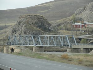 tercan da demiryolu köprüsü