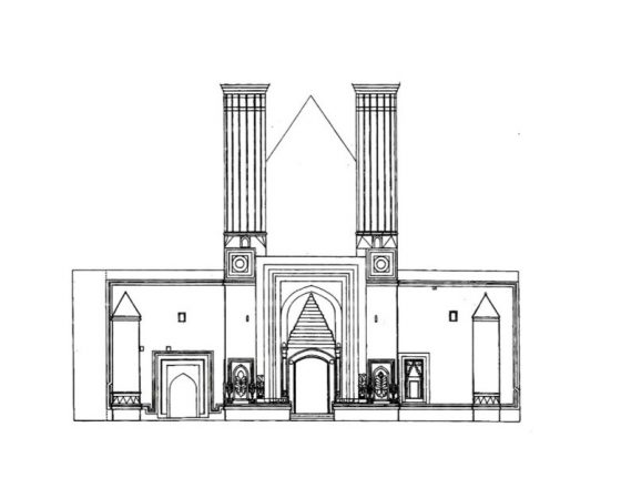 İkinci Sınıf Öğrencilerine Erzurum Şehir Merkezinde Yer Alan Çifte Minareli Medresede Anadolu Selçuklu Sanatı Dersi