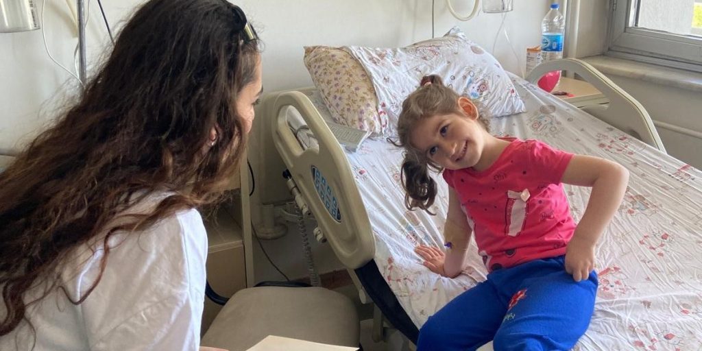 Hastanede Başucu Kitabım: Kitaplar ile İyileşiyorum