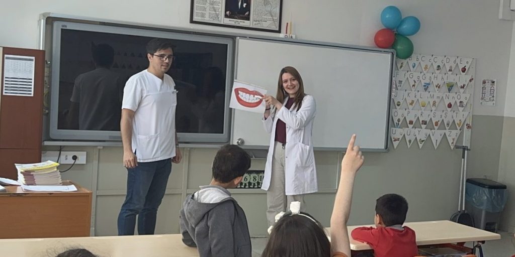 Hastanede Başucu Kitabım: Kitaplar ile İyileşiyorum