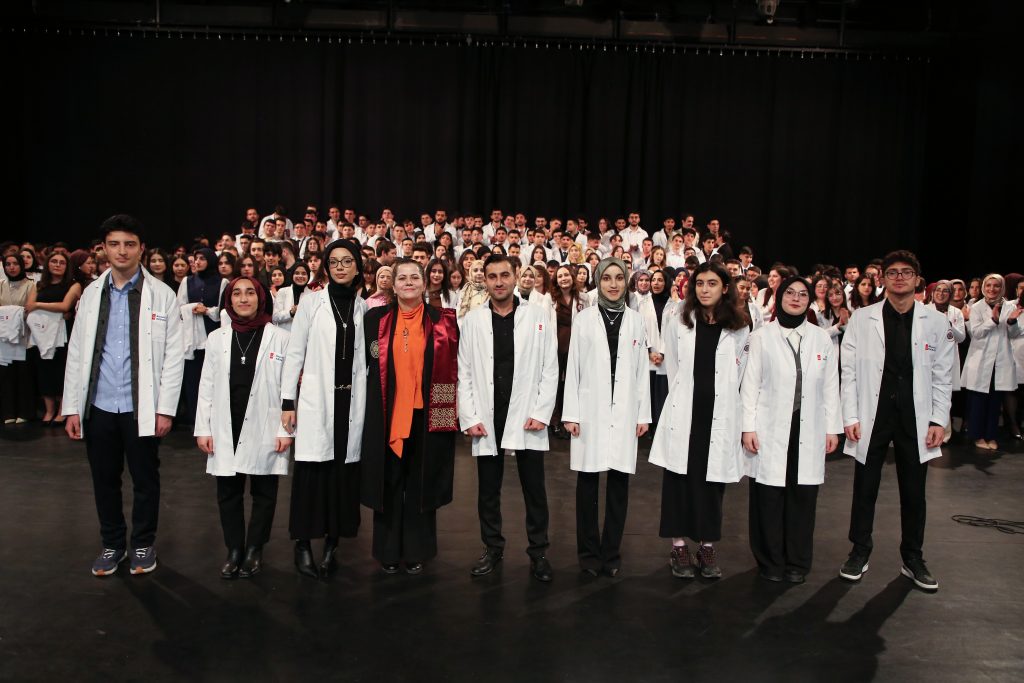 Atatürk Üniversitesi Tıp Fakültesinde Beyaz Önlük Heyecanı…