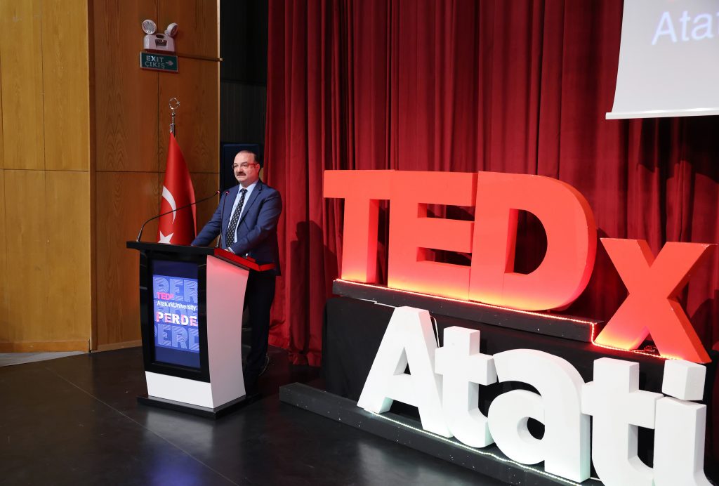 TEDxAtatürkUniversity “Perde” Temasıyla Katılımcılarla Buluştu